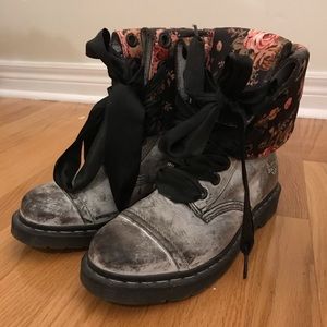 Dr. Martens Triumph 1914 Floral Combat Boots